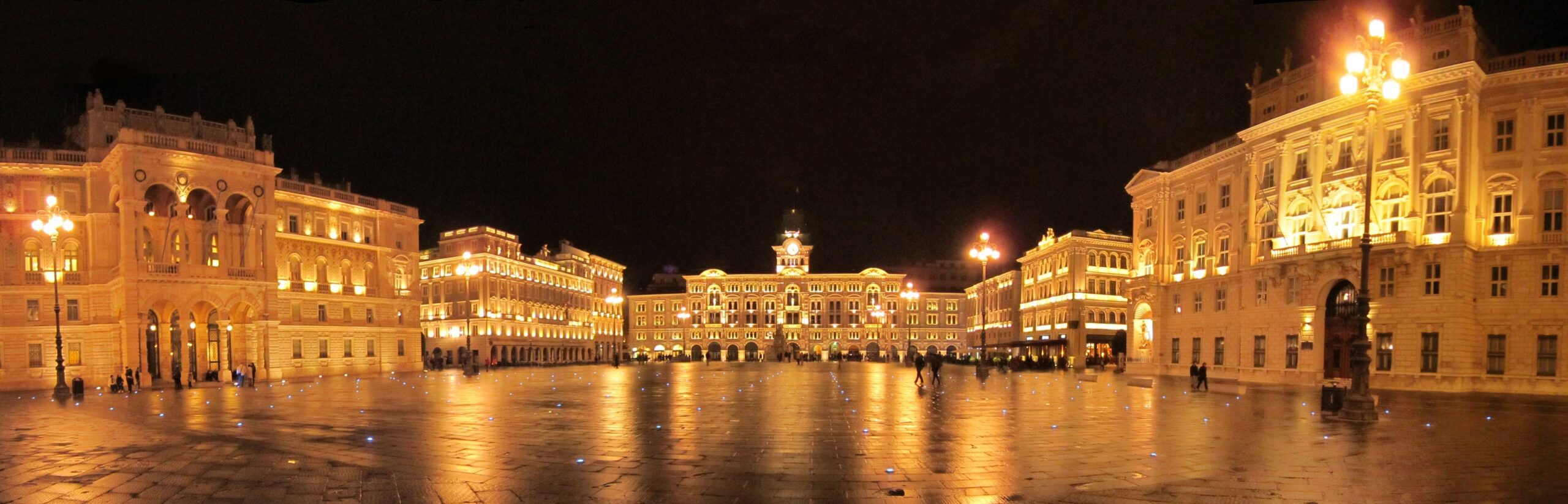 night-town-palace-city-canal-cityscape-1093915-pxhere.com